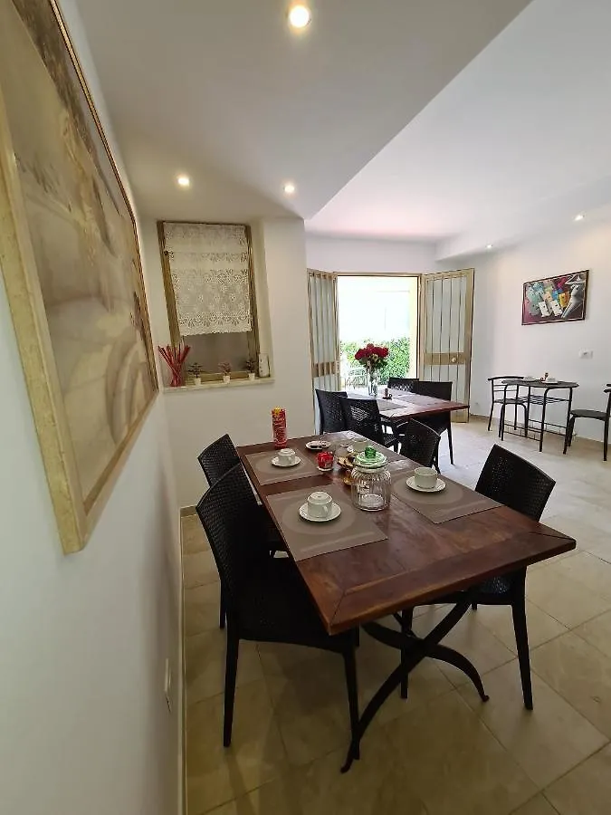 Camere Al Mare Lido di Camaiore Bed & Breakfast