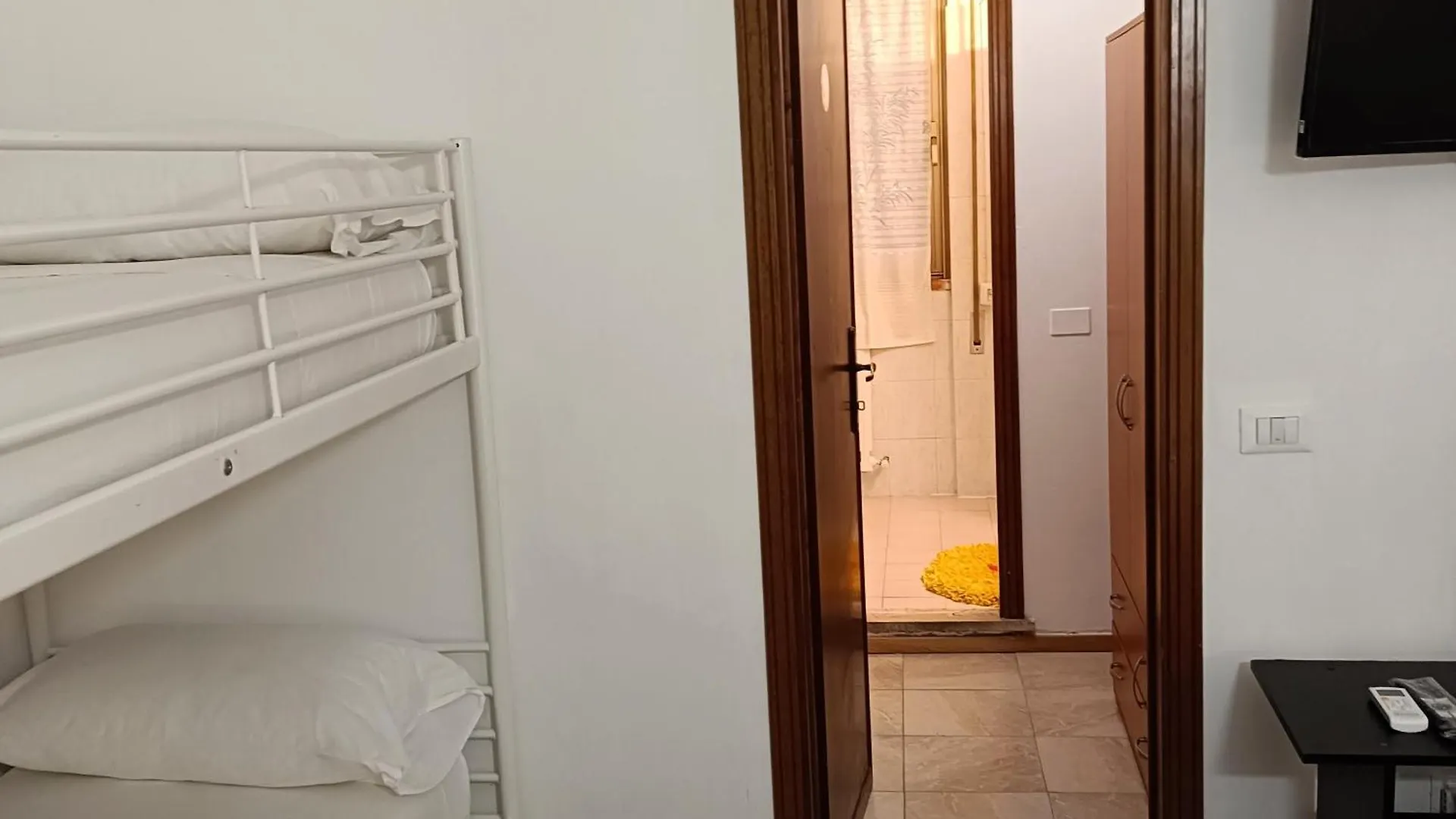 Bed & Breakfast Camere Al Mare Lido di Camaiore Italy